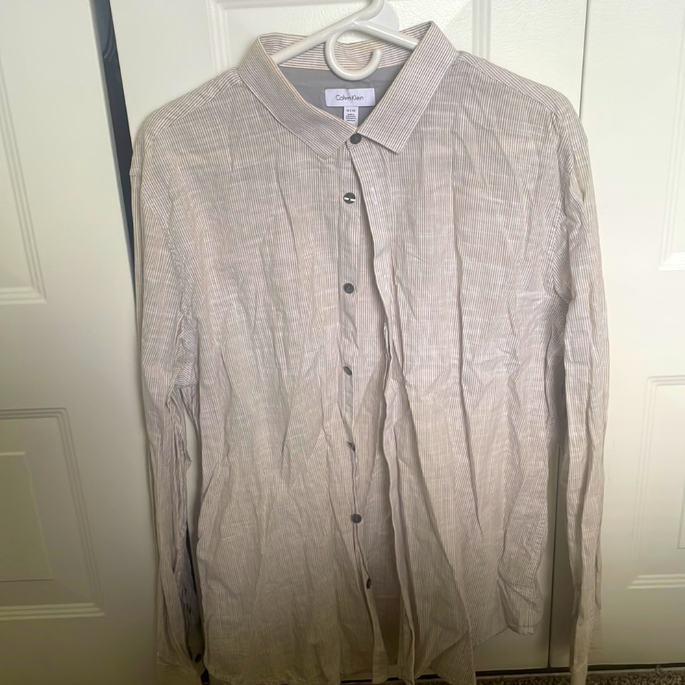 Calvin Klein XL body fit long sleeve dress shirt